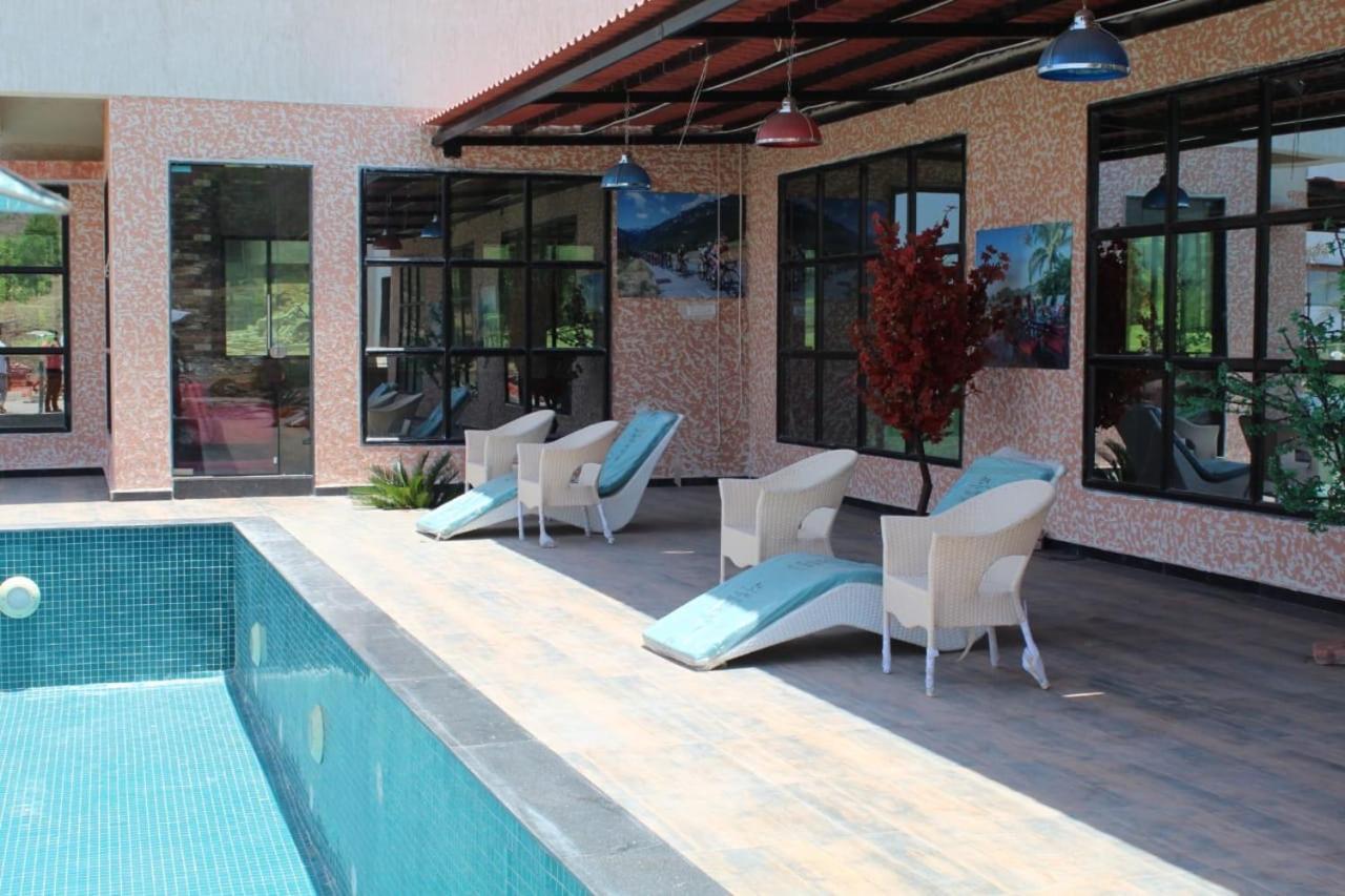 Strawberry Hills Saputara Hotel Exterior photo