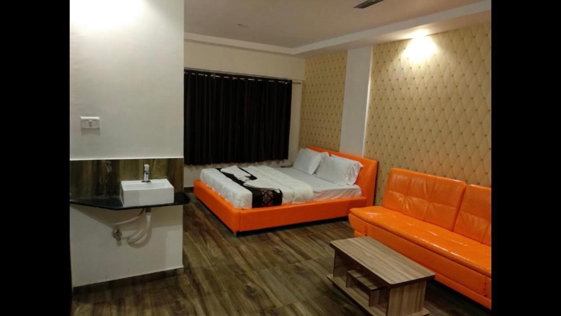Strawberry Hills Saputara Hotel Exterior photo